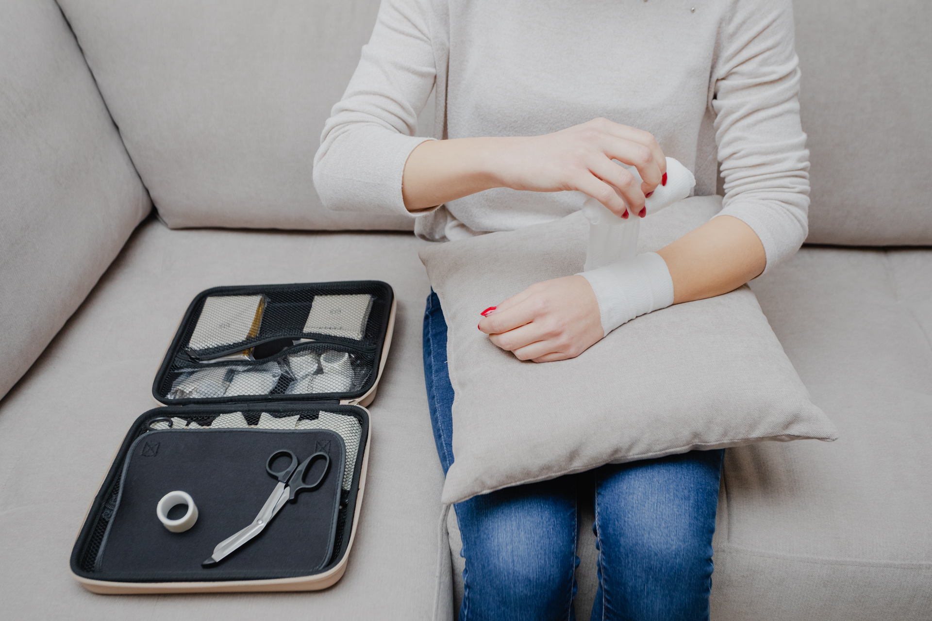 first aid kit beige  (1)